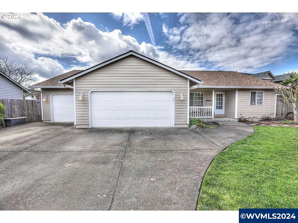 1284 Horizon Ridge Ct NE photo 1