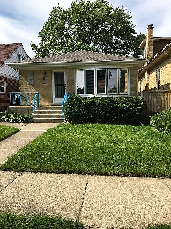 5818 S Park Ave photo 1