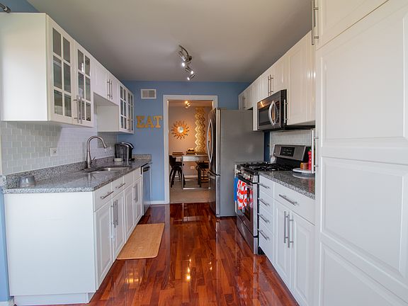 5th image of 863 E Carriage Ln Unit 8