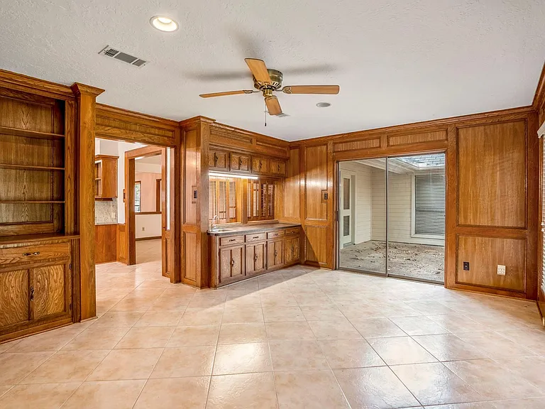 38 Devonshire Dr — Photo 25