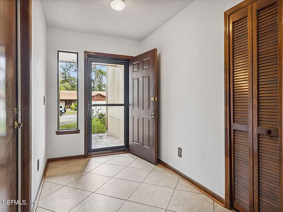 5th image of 527 SAMUEL HUNTINGTON Street