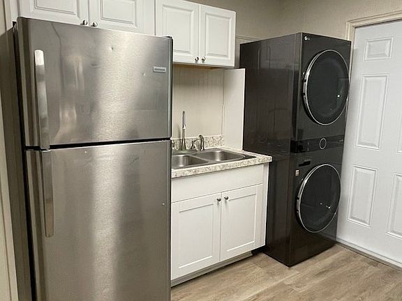 3rd image of 1575 W 19th St #3