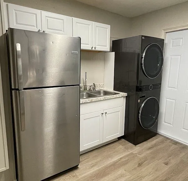 1575 W 19th St #3 — Photo 3