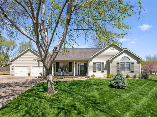 1206 Fremont St, Baldwin City, KS 66006