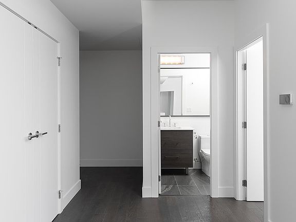 4th image of 1181 Sunset Dr #2204