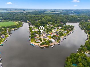 20620 261st St, Delhi, IA 52223