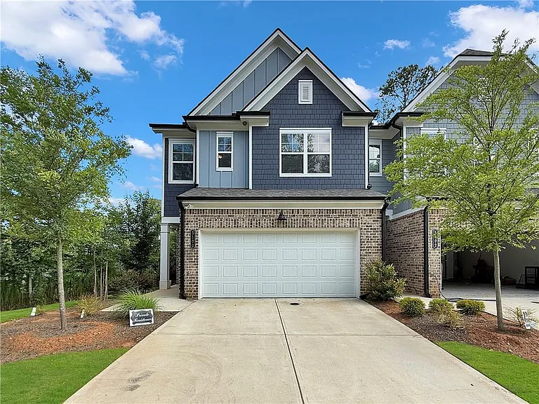 5100 Hillington Way — Photo 1