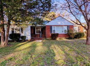 2901 Jefferson Dr, Greenville, NC 27858