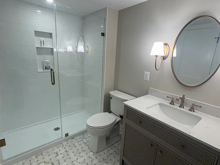 104 Archwood Ave — Photo 1