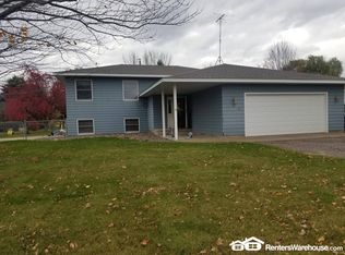 504 9th St SW, Braham, MN 55006