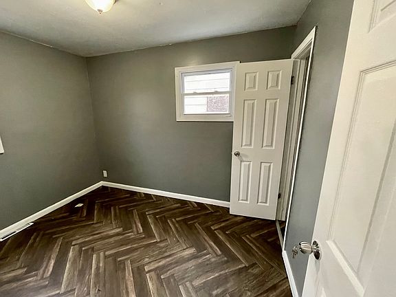 4th image of 26089 Lehigh St