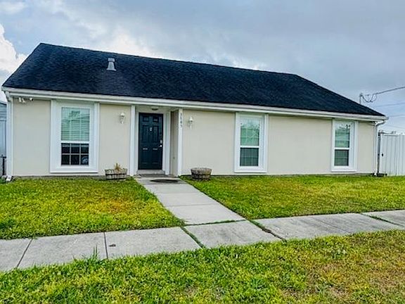 2nd image of 3105 Legend St