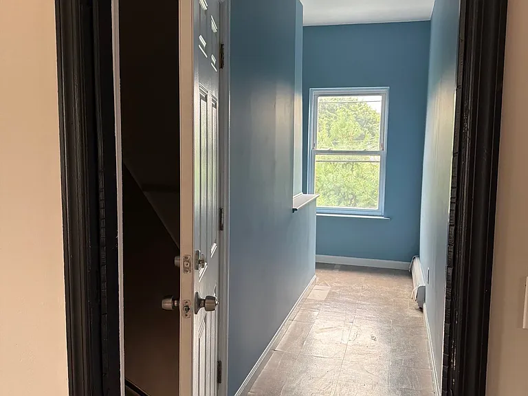 408 Park Ave — Photo 8