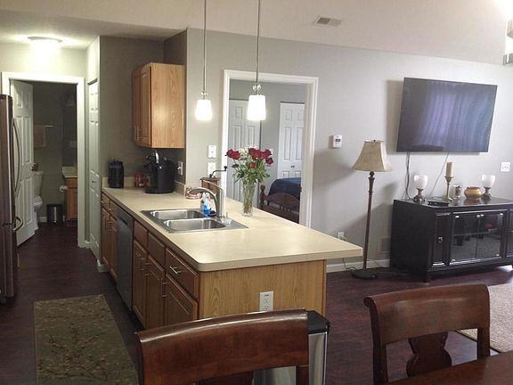 4th image of 1352 Amberlea Dr E
