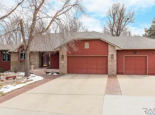 1010 N Vail Dr, Sioux Falls, SD 57110