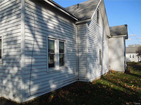 4th image of 10 Copeland Ave