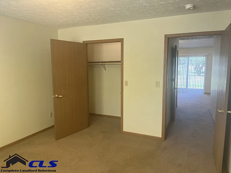 550 College Ave — Photo 10