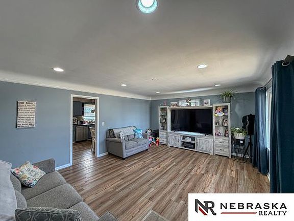 4th image of 8313 Ruggles St