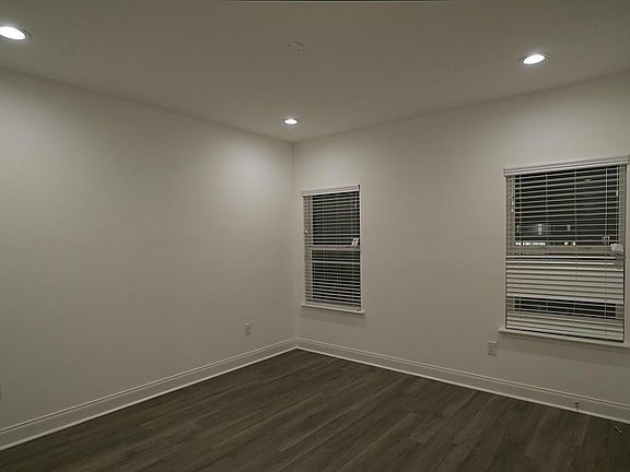 3rd image of 153 Tartan Ct