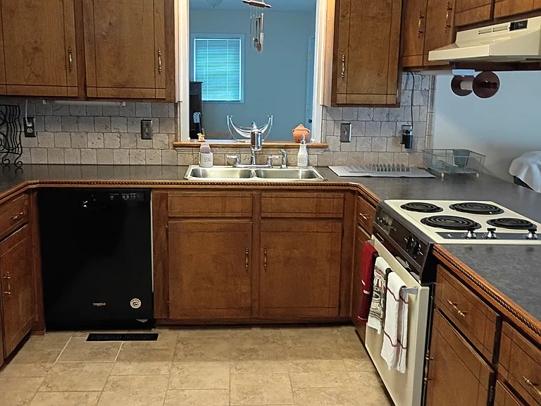 5912 McGregor Dr — Photo 10