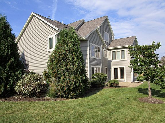 4th image of W132N6588 Westview Dr