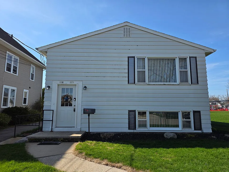 221 W 10th Ave