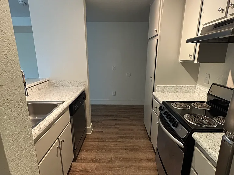 River Oaks — Photo 58