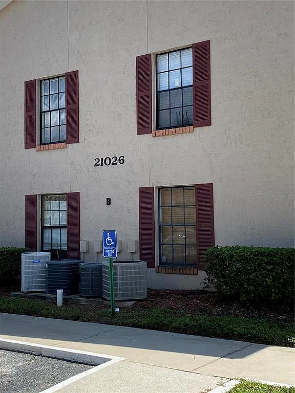 2 bed, 1.0 bath, 800 sqft, $1,250 — Photo 3
