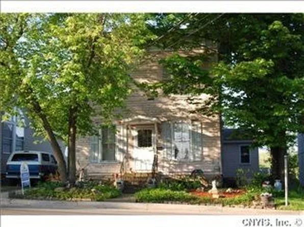 92 Walton St, Alexandria Bay, NY 13607