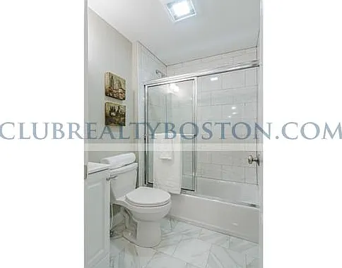 4 Leicester St #4 — Photo 1