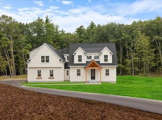 4 W Shore Park Rd, Kingston, NH 03848