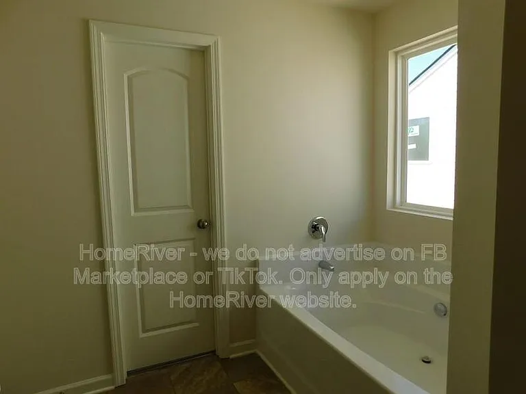 3658 Oakleaf Pass — Photo 28