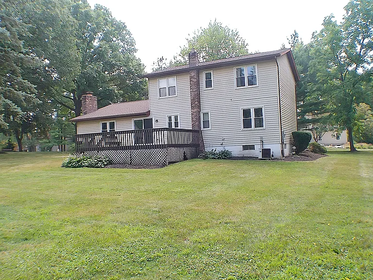1535 Callander Dr — Photo 8