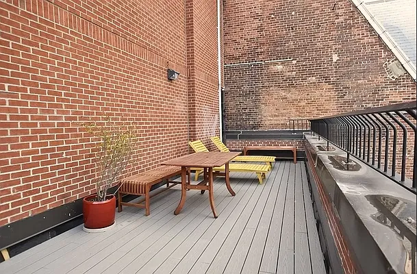 Rented by REAL New York | media 9