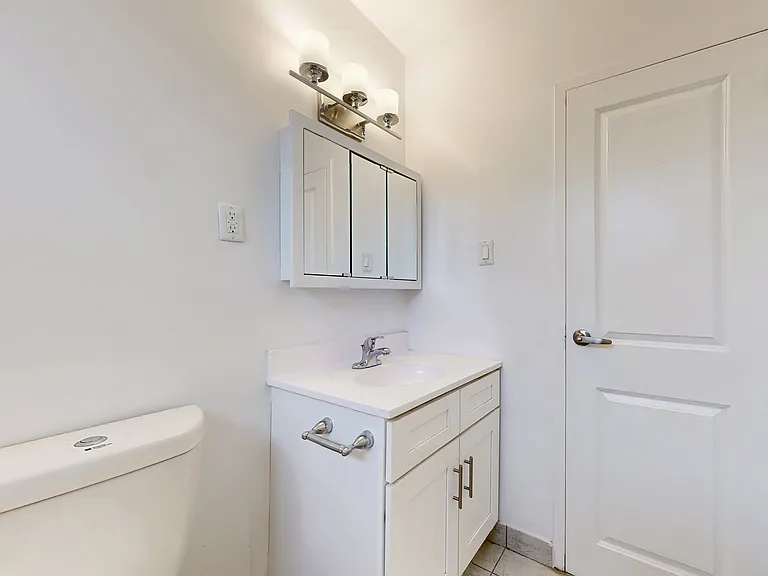 385 Gibb St — Photo 24