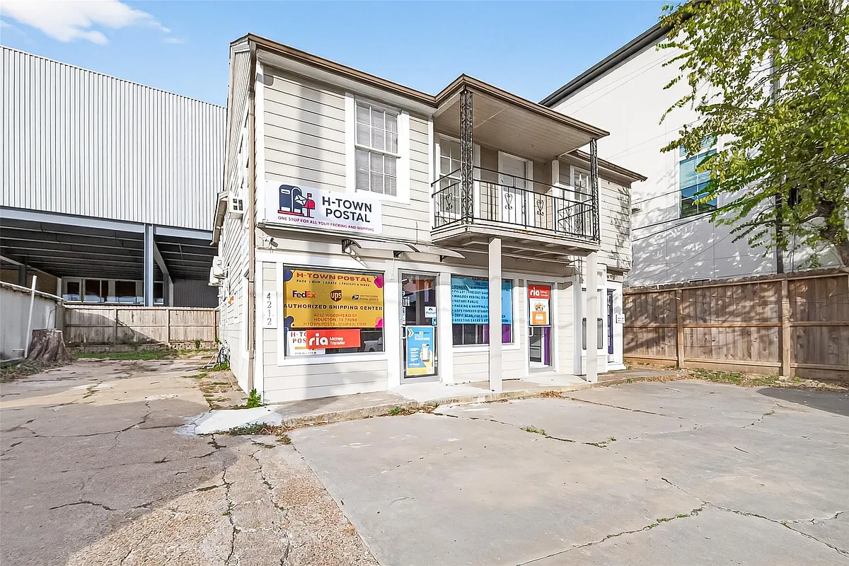 Building Photo - 4212 Woodhead St #B