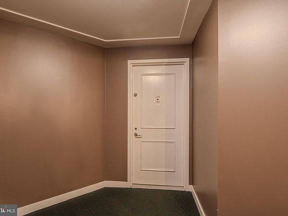 5th image of 100 Harborview Dr Unit 302