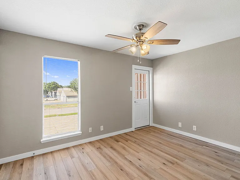 4820 Delwood St — Photo 18
