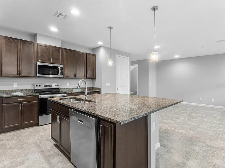 16474 Helix Ct — Photo 15