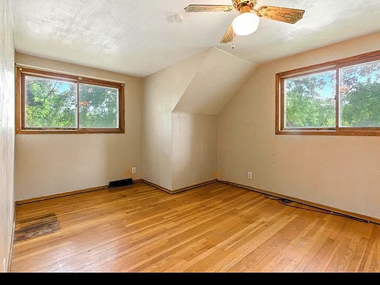 3116 Pocahontas — Photo 2