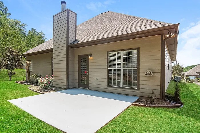 325 Bedford Cir — Photo 11