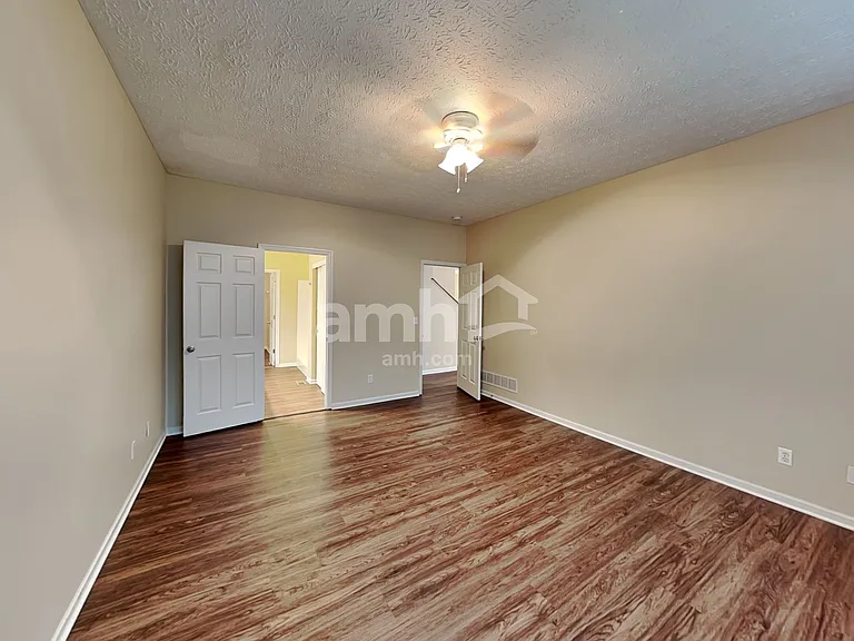 1095 Mastell Dr — Photo 10