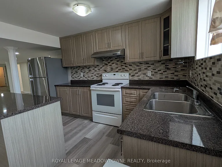 120 Morden Dr #LOWER — Photo 10