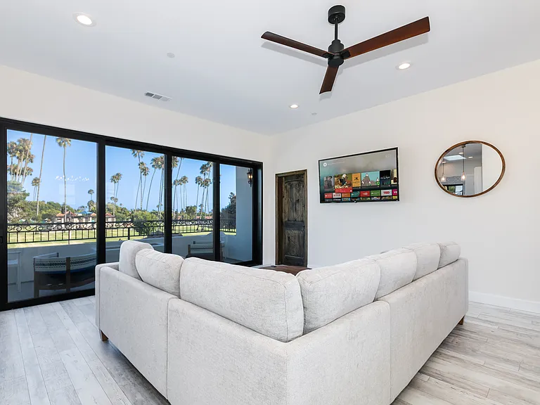 166 Avenida Aragon #C — Photo 16