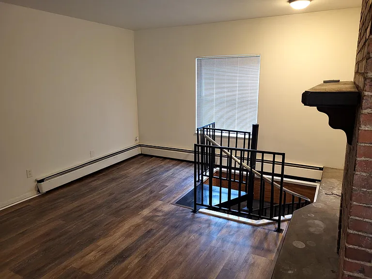 331 Amber St — Photo 9