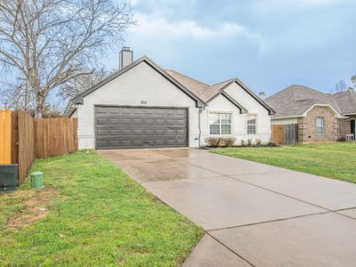 200 Highmeadow Rd, Aubrey, TX, 76227