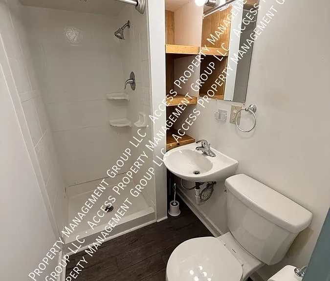 733 Crescent St NE — Photo 6