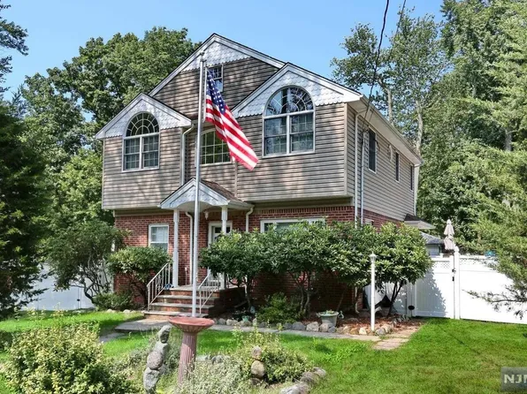 147 W Prospect St, Waldwick, NJ 07463