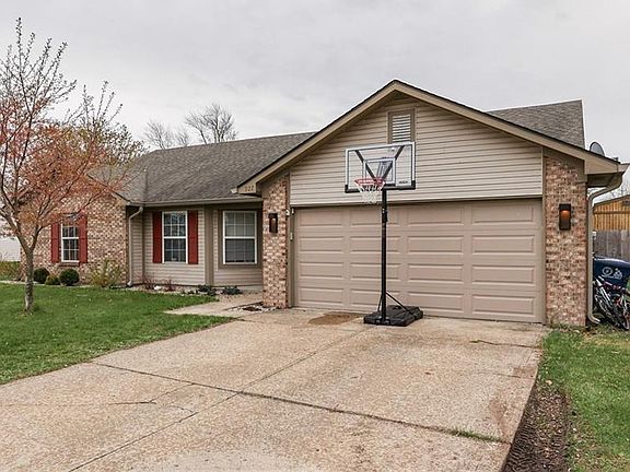 2nd image of 927 Governors Ln