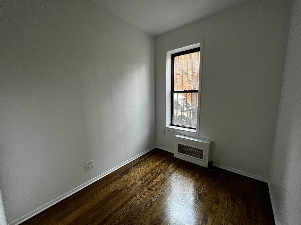 1st image of 57 E 95th St